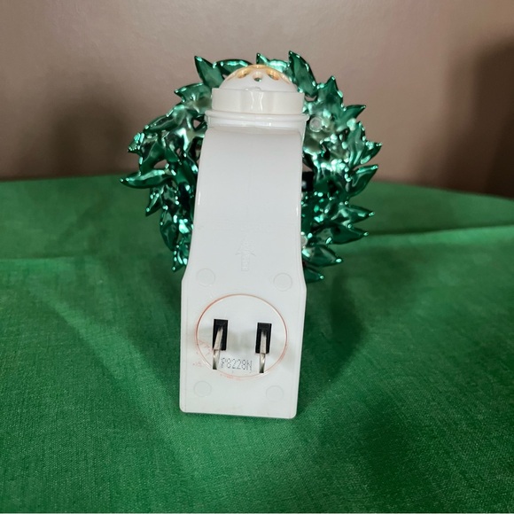 Bath & Body Works Wallflower Christmas Wreath Holiday Decor - Picture 6 of 11